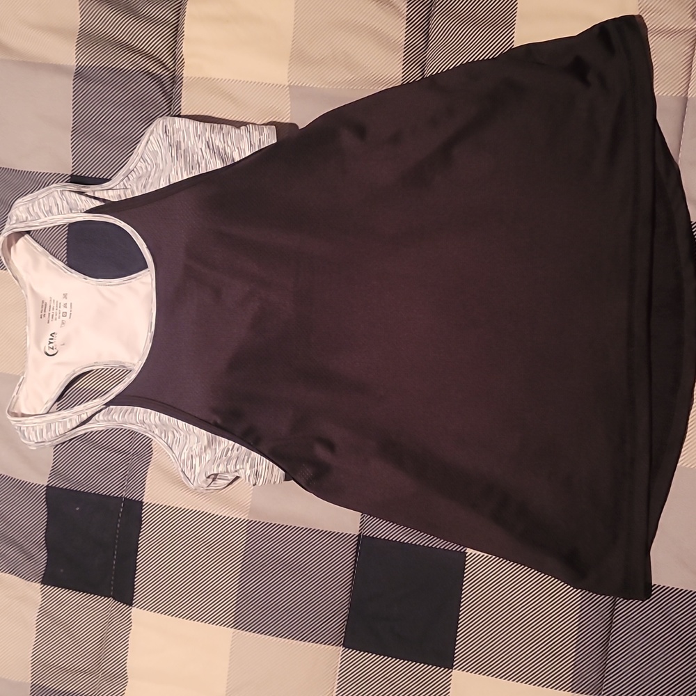 Zyia 2-in-1 top